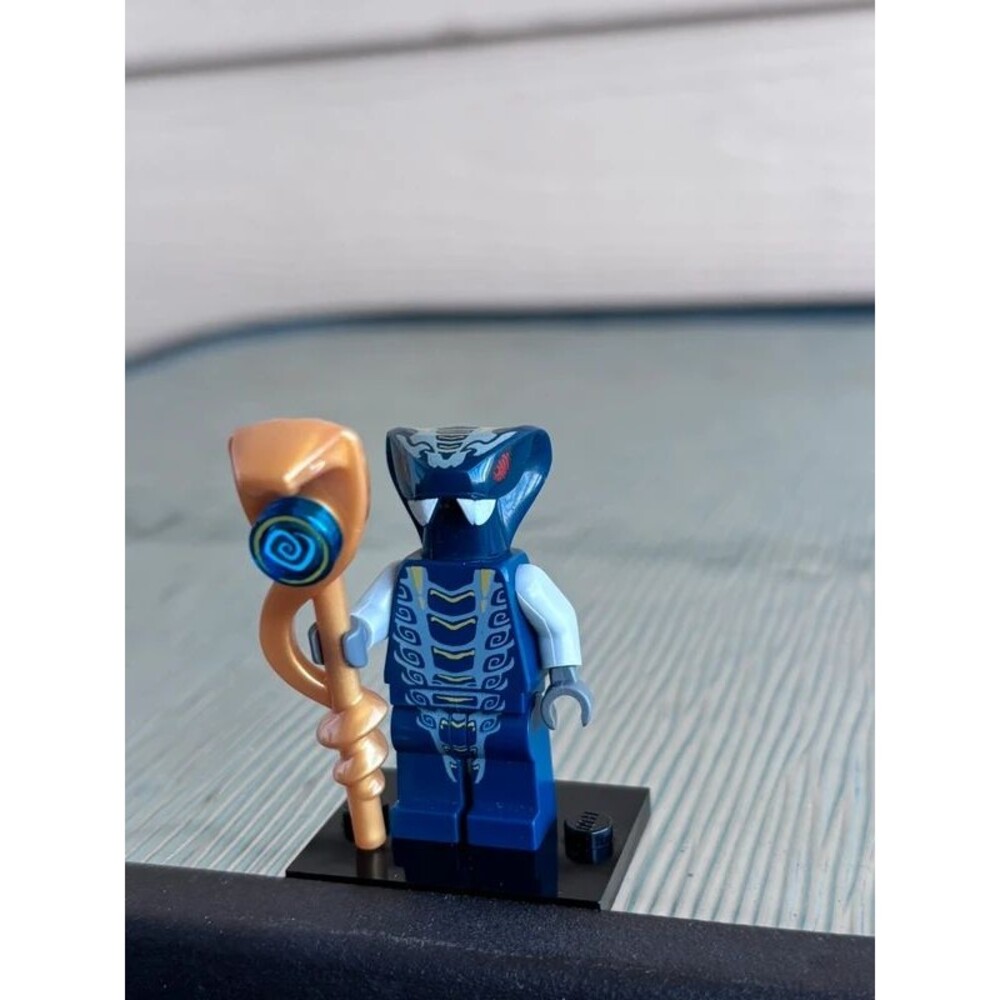 Lego Ninjago Mezmo Minifigure with Hypnobrai Staff